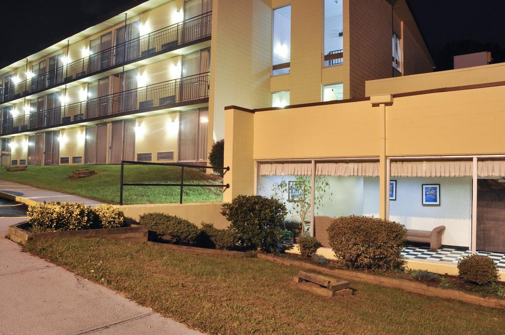 Best Western Niantic - New London, Mystic Area ภายนอก รูปภาพ
